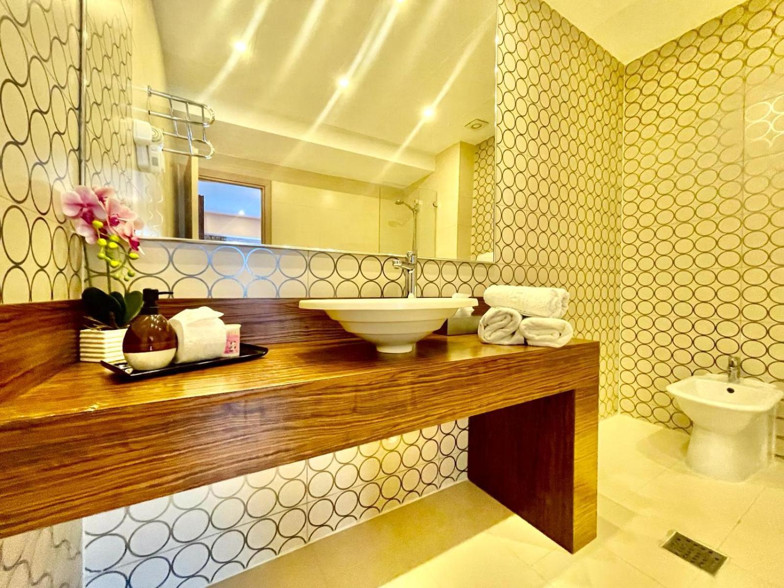 בוקרשט Presidential Luxury Apartments With Amazing View - Yamaluxe מראה חיצוני תמונה
